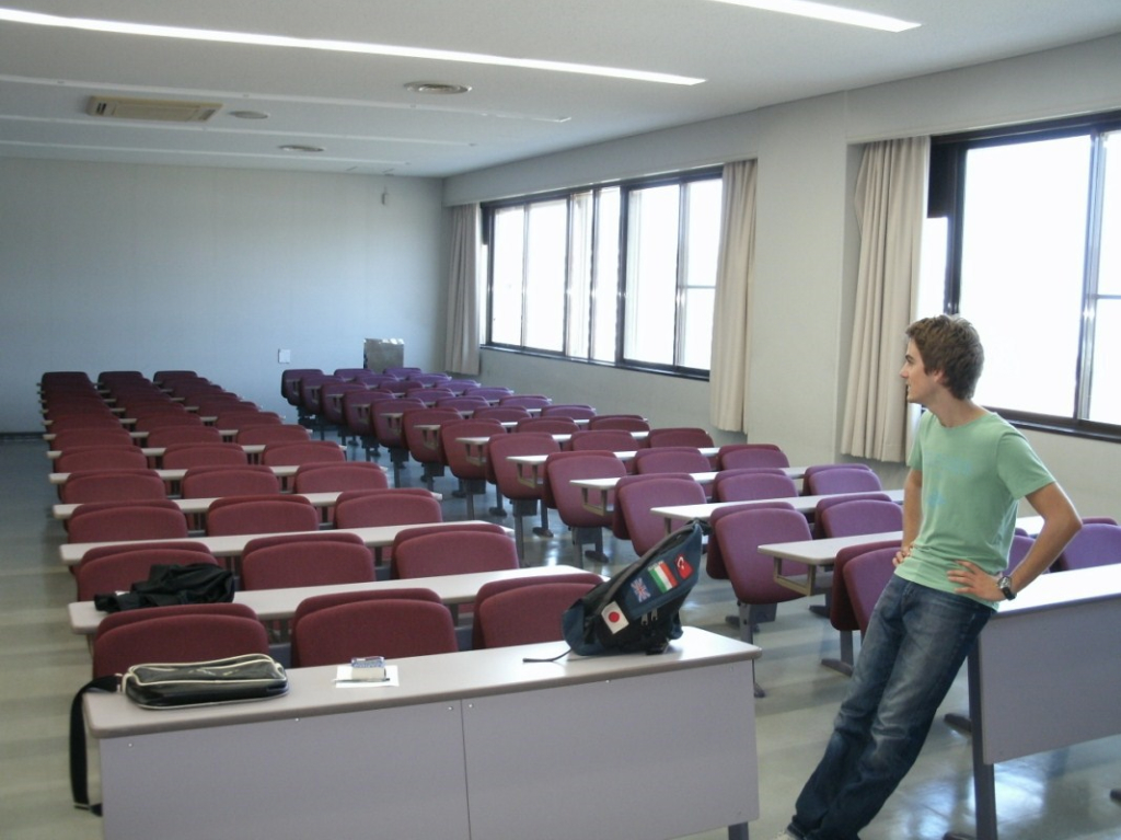 Wakayama En Vue! WAKAYAMA - salle de classe 2.jpg